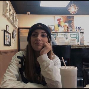 Meet your Posher, Kenzie